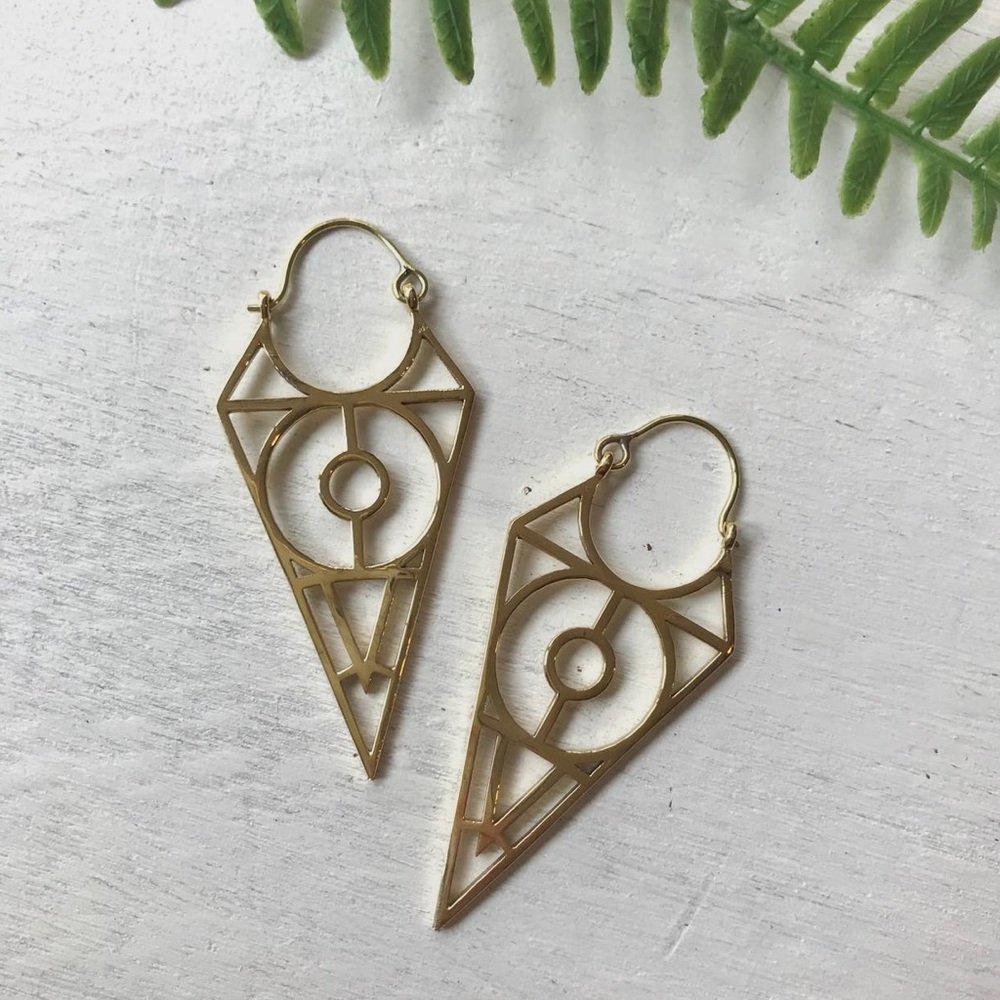Sacred point earrings